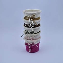 Maceta plastica con borde de cuerdas 9x8cm