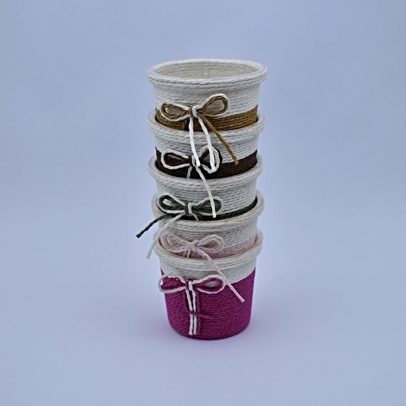 Maceta plastica con borde de cuerdas 9x8cm