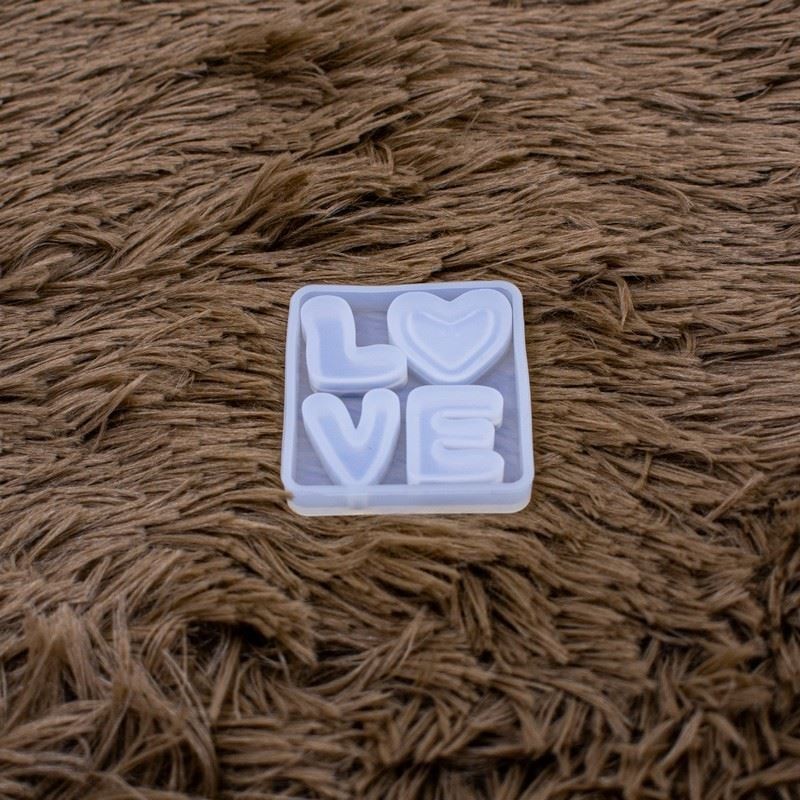 Molde de silicona love 5.9x5.1cm