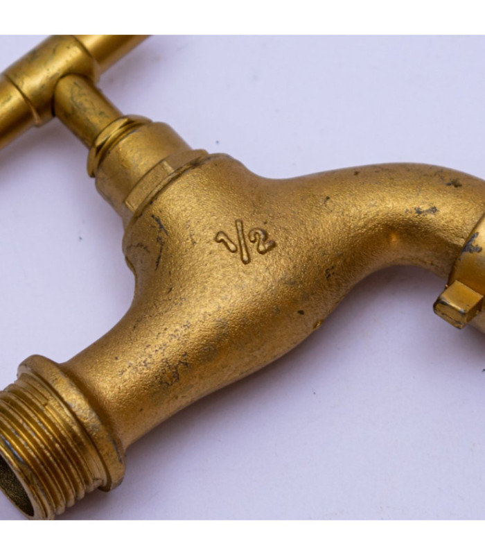 Canilla dorado para jardin