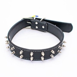 Collar con tachas para perro 63cm