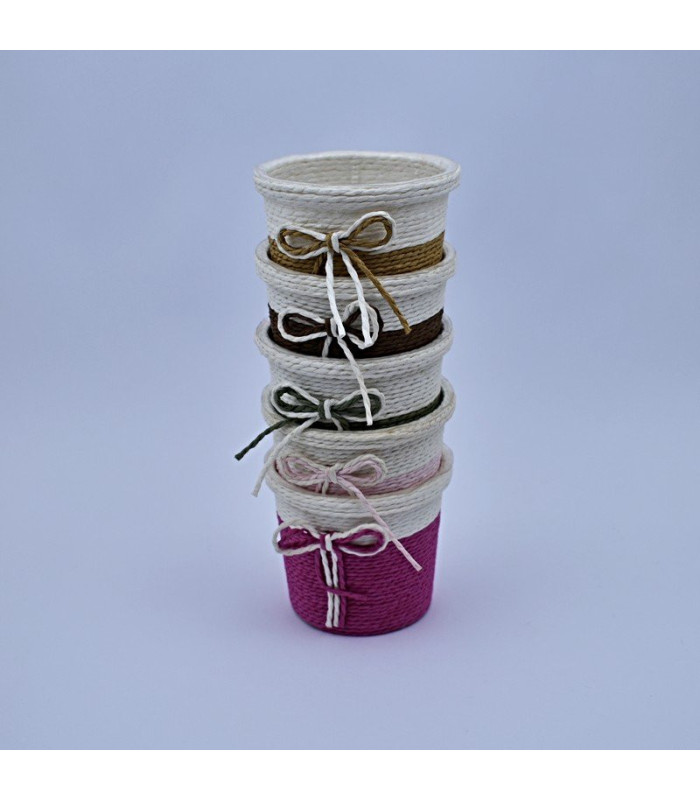 Maceta plastica con borde de cuerdas 9x8cm