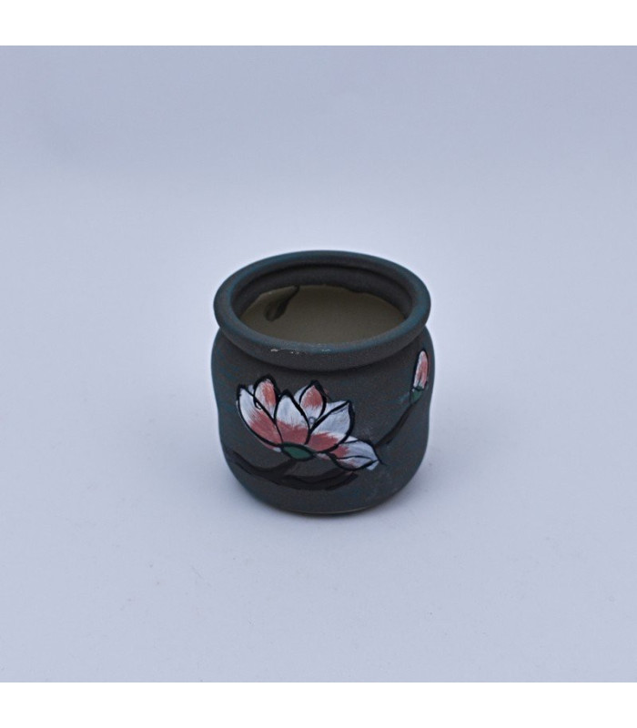 Maceta con diseño de flores