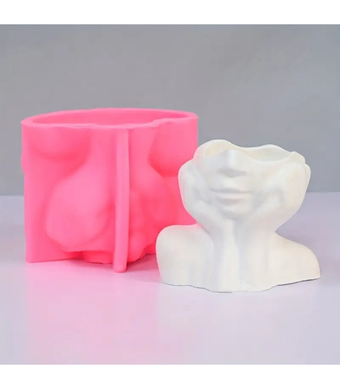 MOLDE S. MACETA ROSTRO POSADO EN SUS MANOS