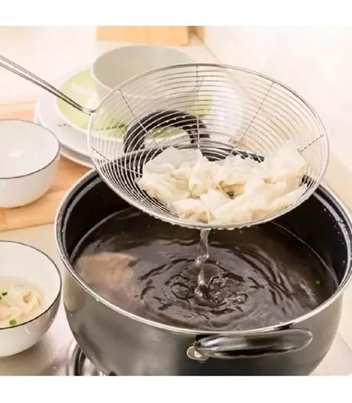 COLADOR DE METAL 18CM